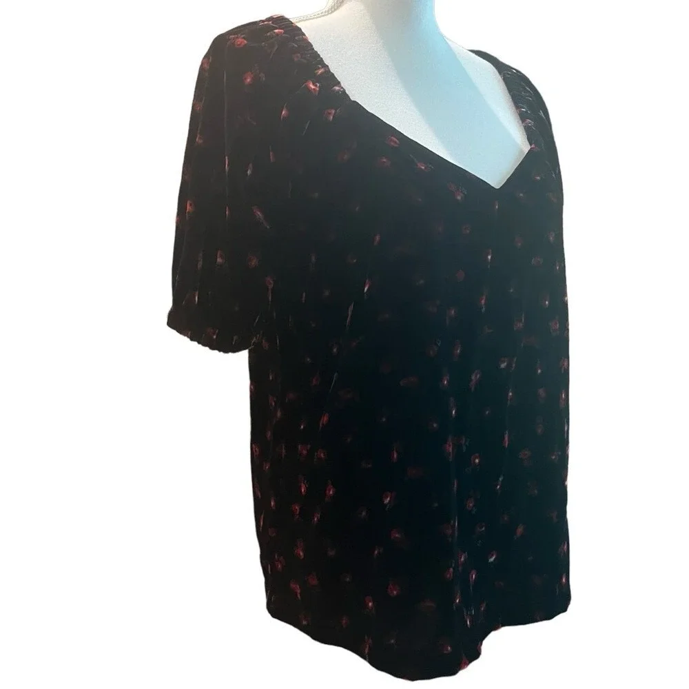 LOFT Floral Velvet Puff Sleeve Top Black & Red Sweetheart Neckline Women's Small
